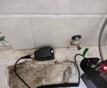 云安屋顶漏水维修公司分享下卫生间漏水的危害及解决方法
